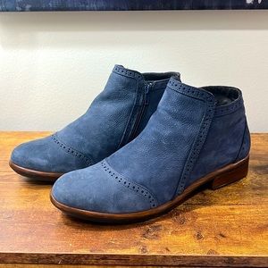 NAOT Women’s Helm Ankle Blue Bootie 🫶🏽